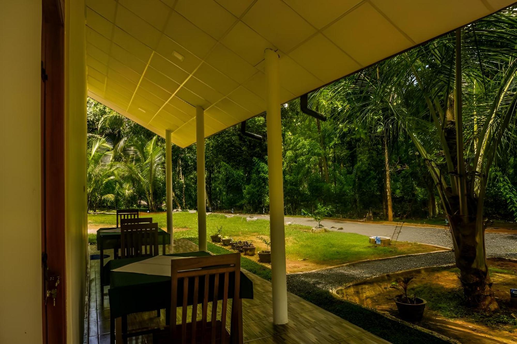 Little Ele Safari Lodge Udawalawe Exterior photo